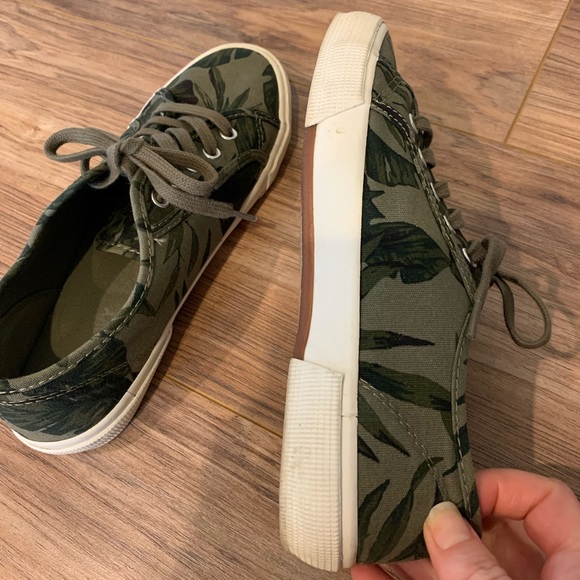Old Navy Shoes - Old Navy size 6 Green Tree Camo Shoes